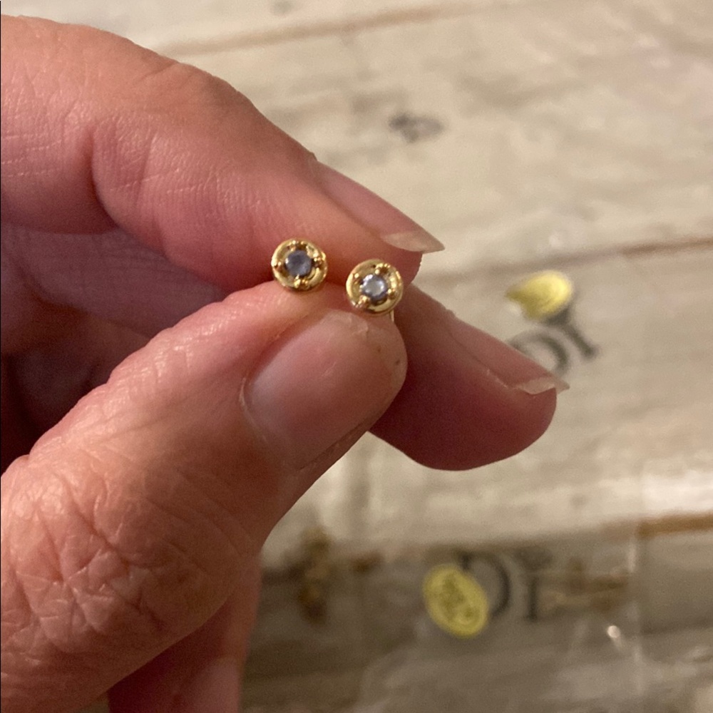 Gold tone Tanzanite Stud Earrings. New. Diamonds International. 5 Pairs - Picture 1 of 8
